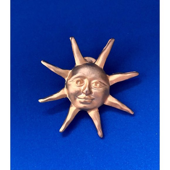 Beautiful, Unusual Vintage Smiling Sun Pin - Picture 2 of 3